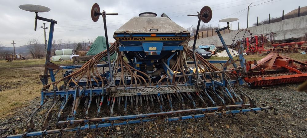 Vând freze cu semănători