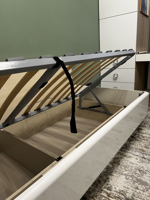 Кровать для ребенка/подростка