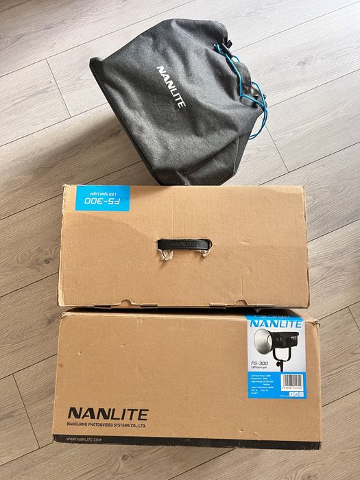 Nanlite Fs-300 x2  Nanlite Fl-20g fresnel