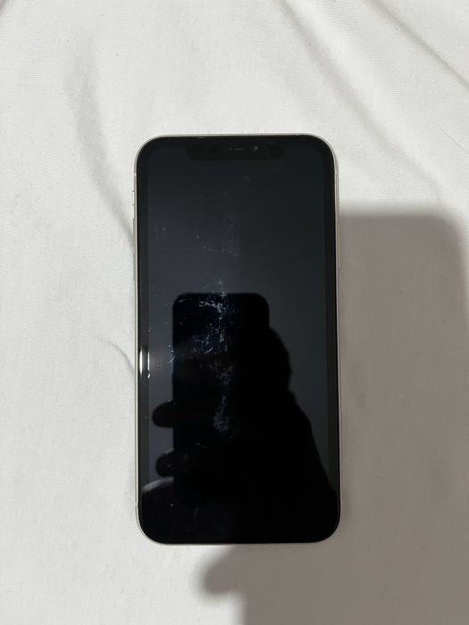 Продам айфон 11 срочно