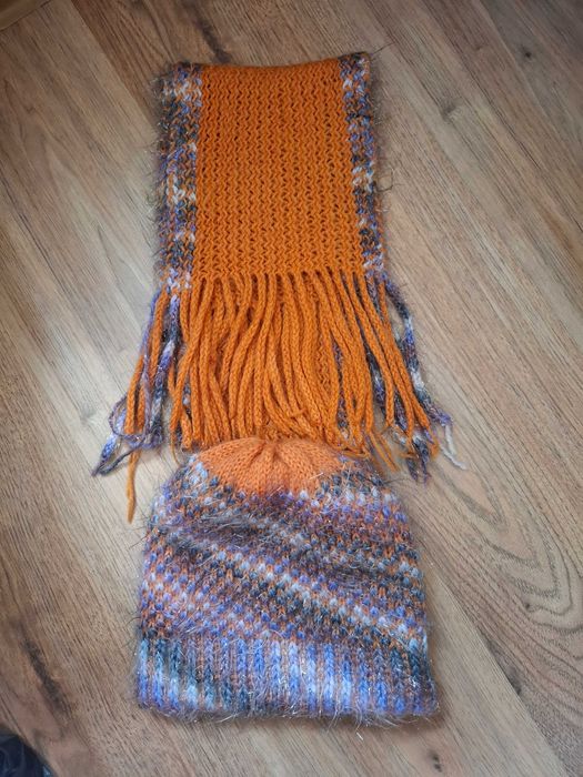 Дамски комплект ,шал и шапка