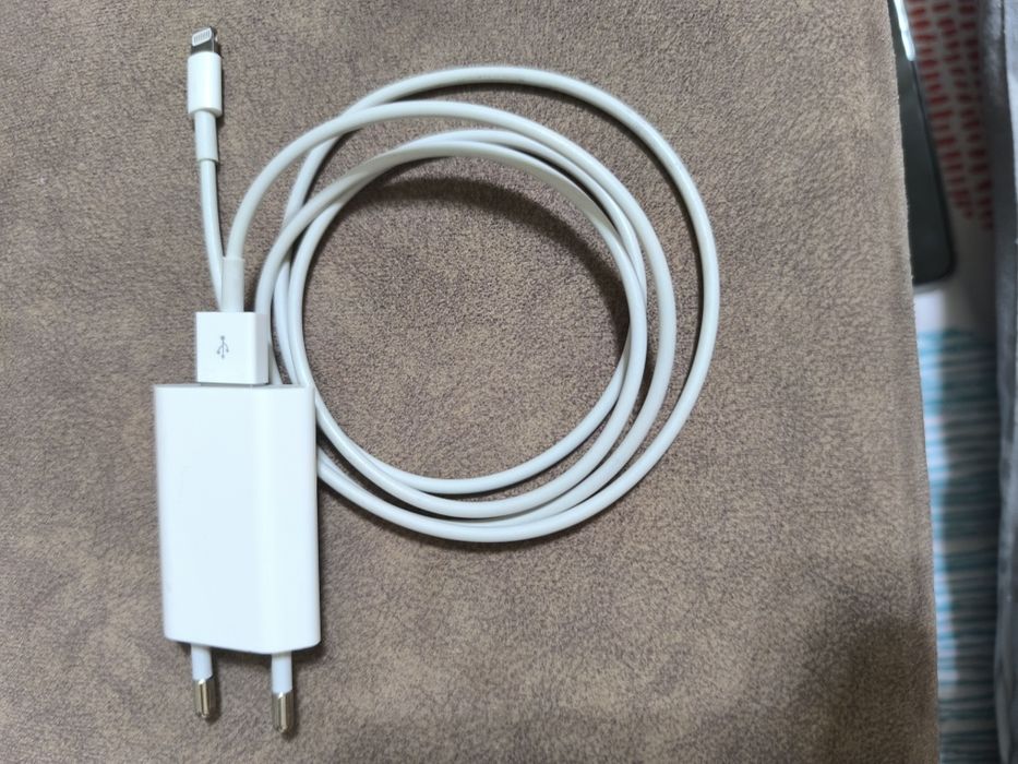 Продам айфон 11 на 64 Гб.