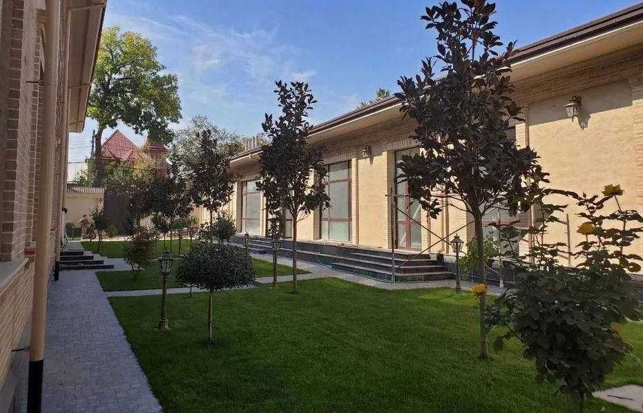 Сдаётся Евродом Резиденция 33-соток ориентир Парижен люкс Неоклассика