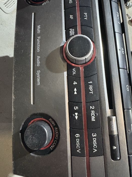 Mazda 3 2006 година СД Радио