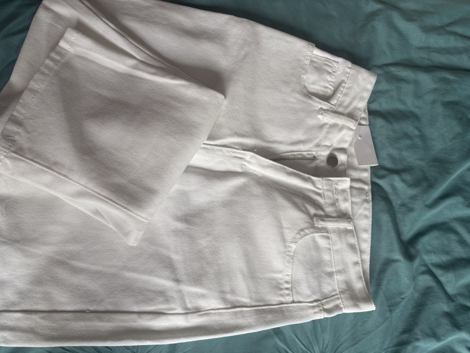 продаю белые джинсы