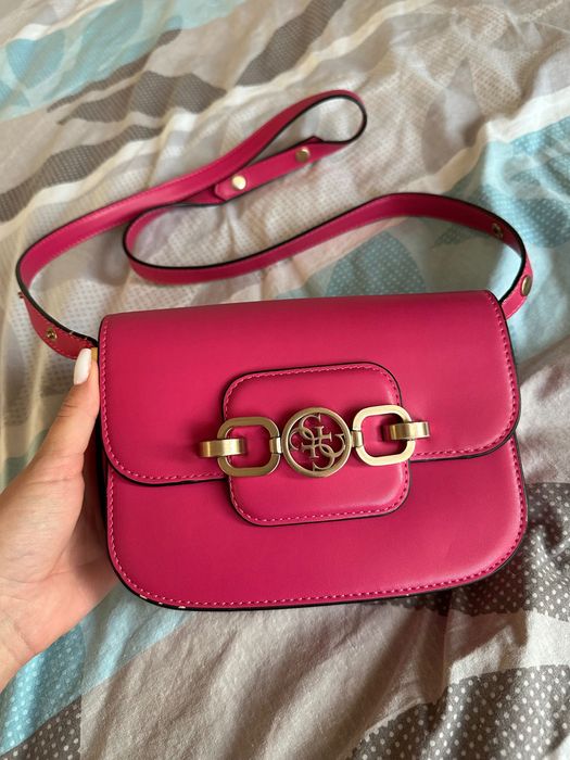 Дамска розова чанта guess hensely