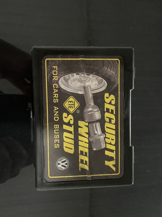 Секретни болтове