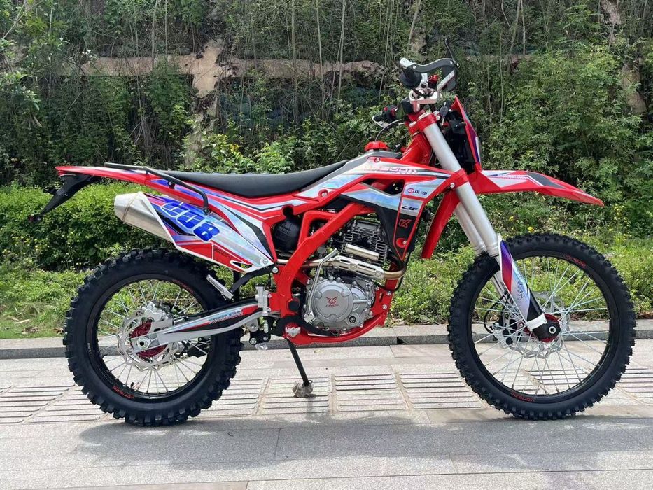 Продам мотоцикл эндуро 300 кубов