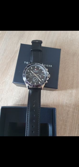 Ceas Tommy Hilfiger nou - factura disponibila
