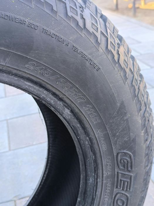 Продам резину yokohama 245/65R17