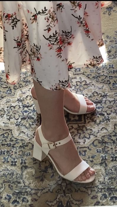 продам белое платья и туфли