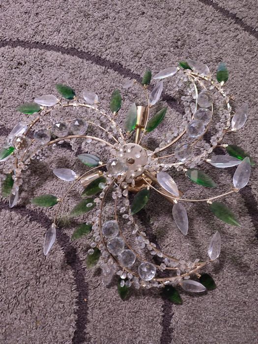 Продам люстру в хорошем состоянии