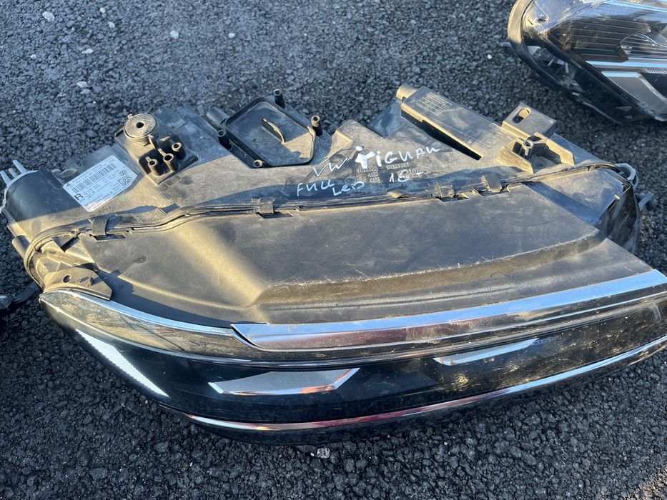 1 брой ляв и 2 броя десен фар VW Tiguan 2016-