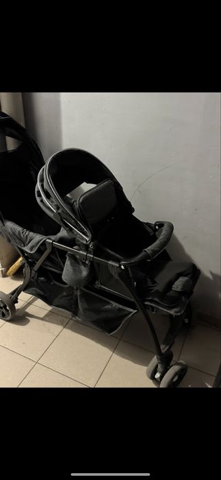 Продам срочно коляску для двойни.
