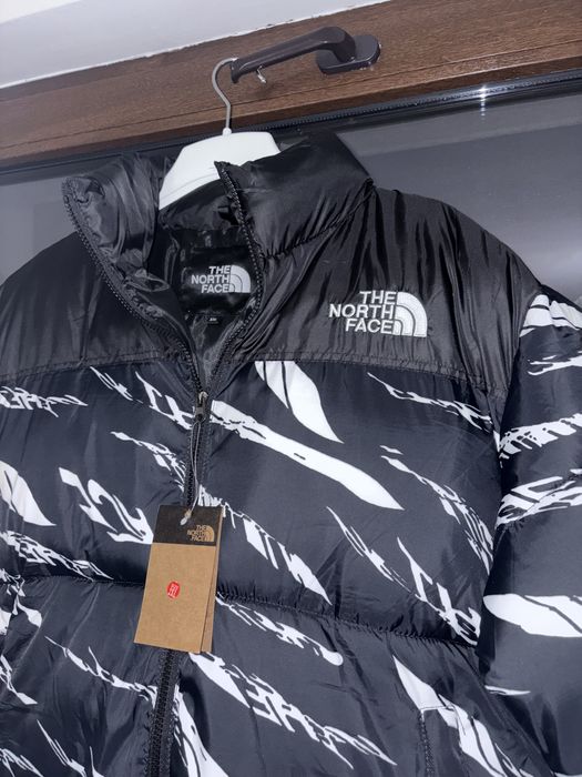 Geacă XXL The North Face negru neagră gri alb zebra noua nepurtata