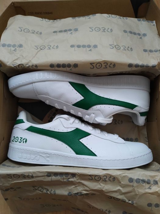 Vând adidași Diadora