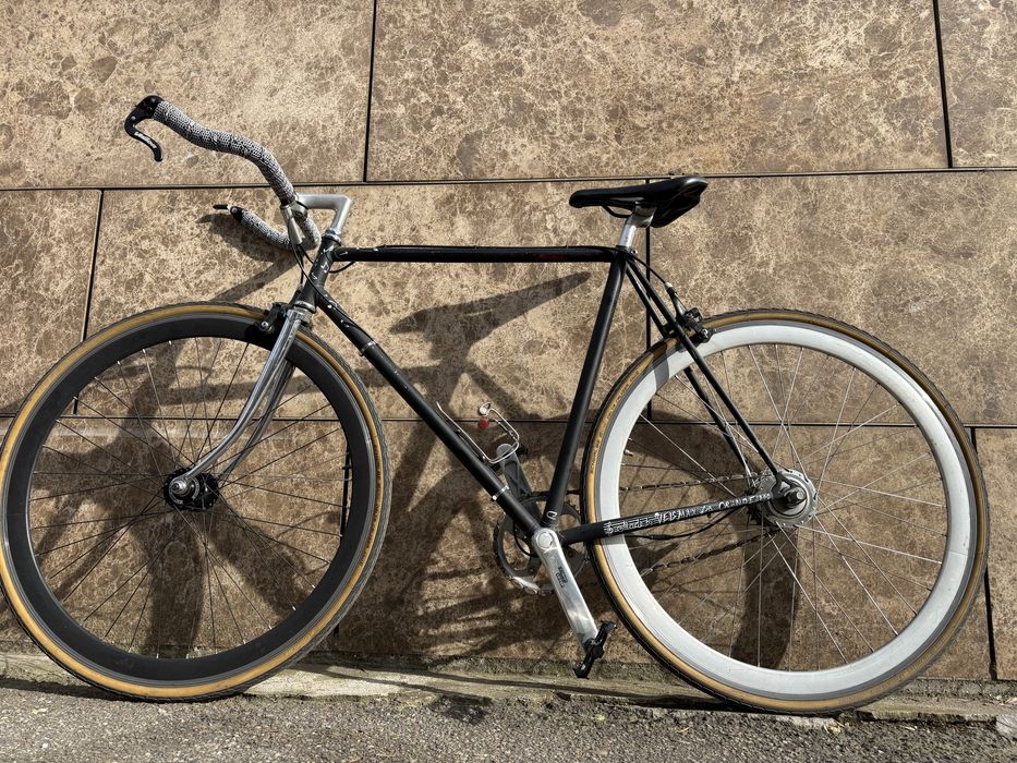 Bicicletă unicat, făcută la comandă — cadru oțel, 8 viteze