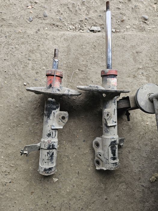 Стойки перед камри50 америка