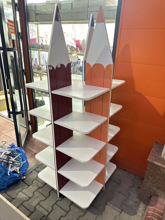 Продается мебель для детского магазина