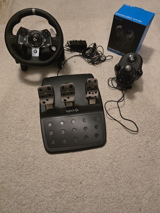 Volan Logitech G920 + schimbator Logitech