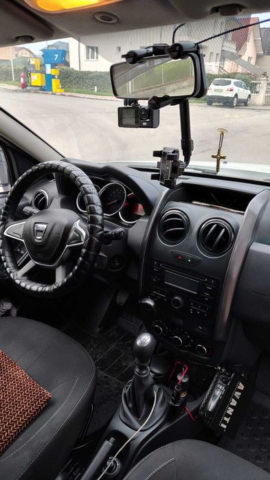 Vând Dacia Duster