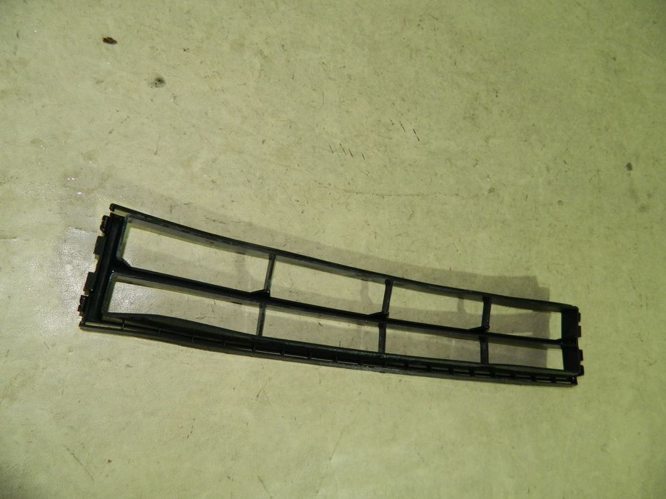 Grila intre proiectoare Skoda Fabia, 2000, 2001, 2002, 2003, 2004, 6Y0853677A