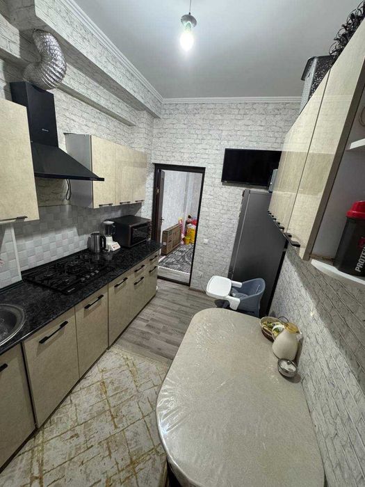 Сдам квартиру Паркентский рынок,  2х комнатная с ремонтом, обстановкой