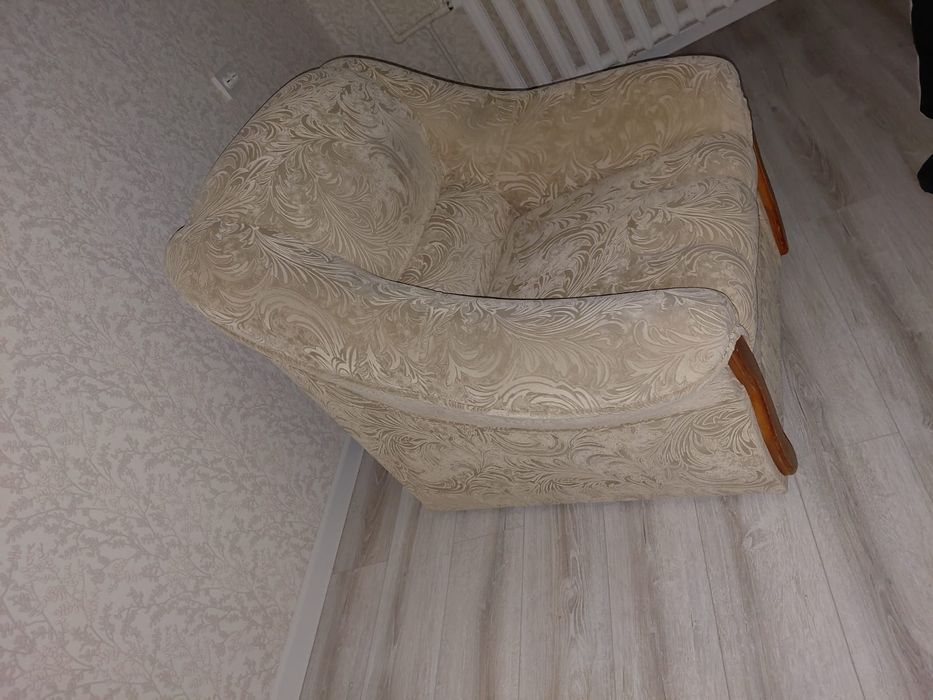 Срочно продам диван