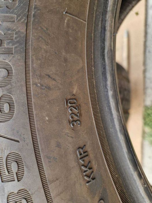 2 Dunlop R18 235/60 Зимни гуми  DOT3220