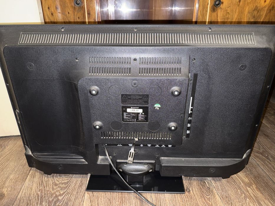 Vand televizor LED 81cm Vortex