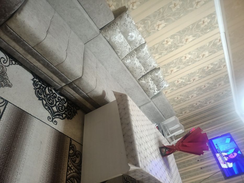 Продаю диван,4м.