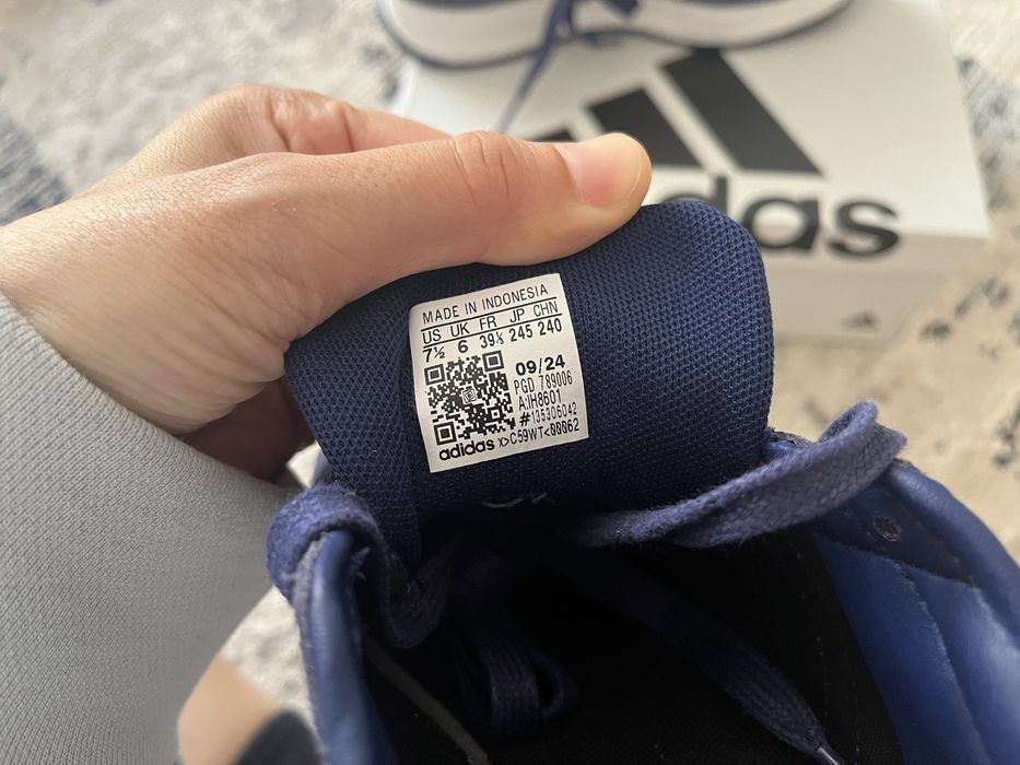 Кроссовки adidas оригинал