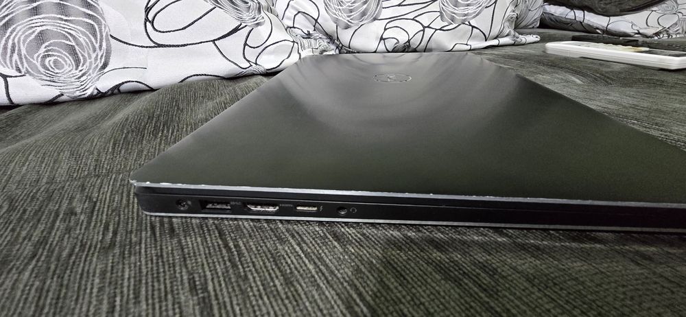 Лаптоп Dell Precision 5530
Висок клас мобилна работна станция,изключит