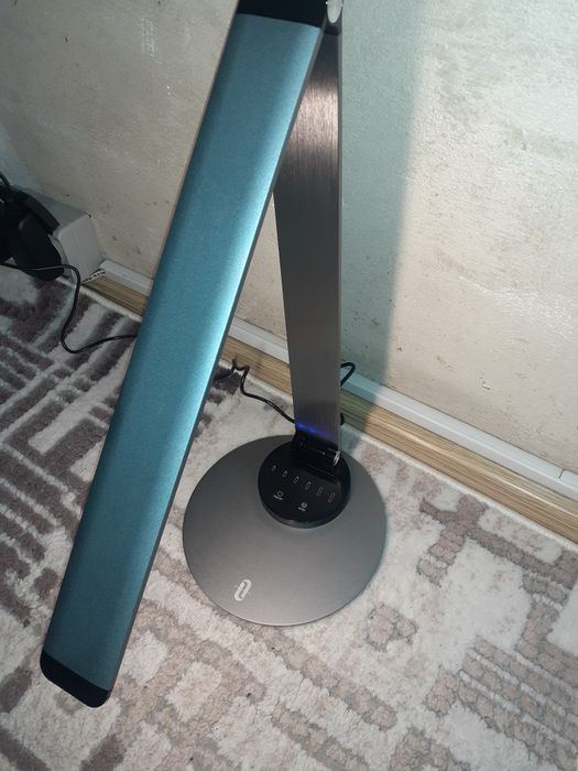 Vând  lampă led de birou.