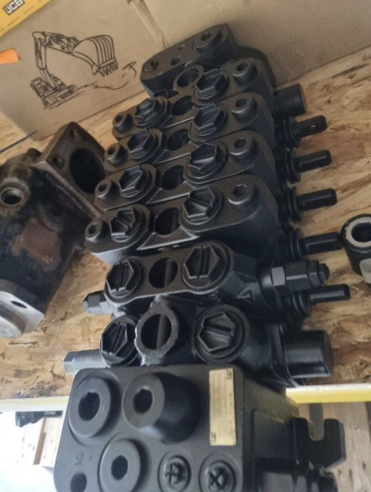 Distribuitoare caterpillar 428E