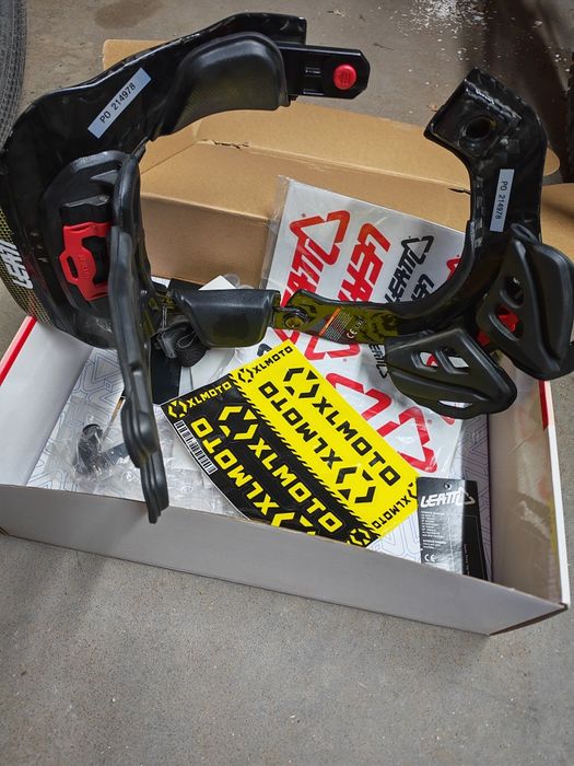 Leatt 6.5 Carbon Neck Brace, мотокрос, ендуро яка