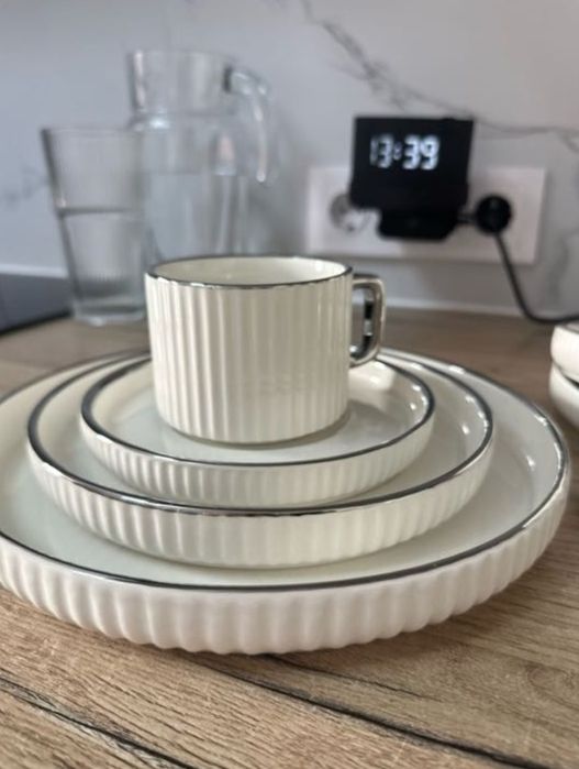 Продам новый набор посуды