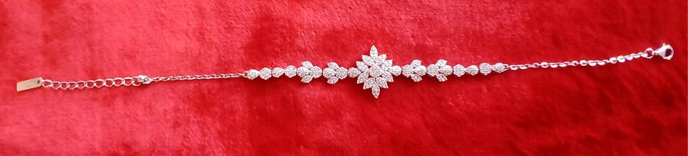 Браслет с нежными узорами из серебра