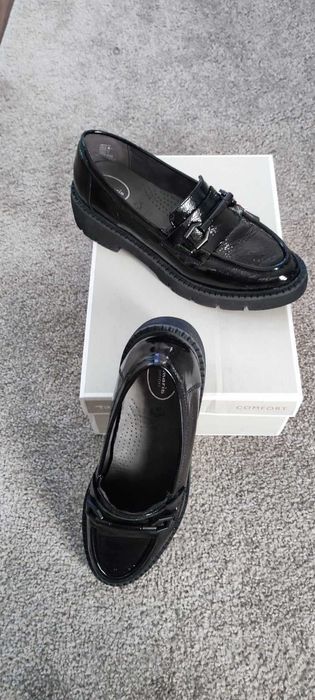 Лоуфъри Tamaris № 40 естествена кожа - лак