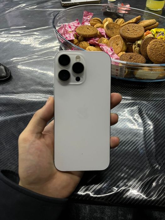 16 Про мах 256 гб акум 90 каробка зарядка есть