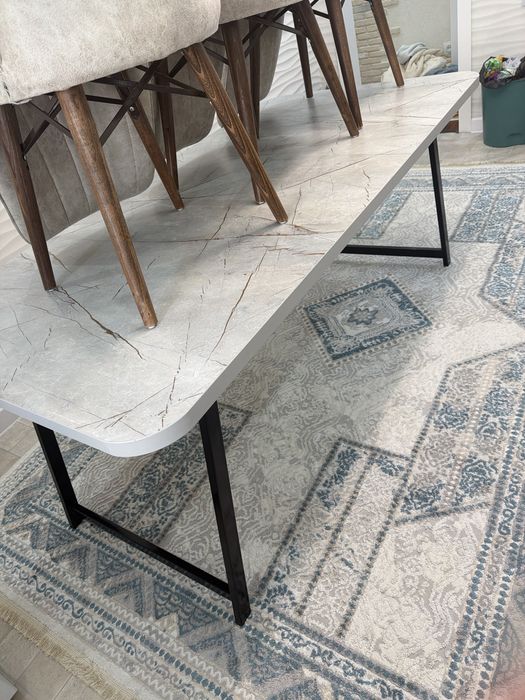 Стол орындықтарымен