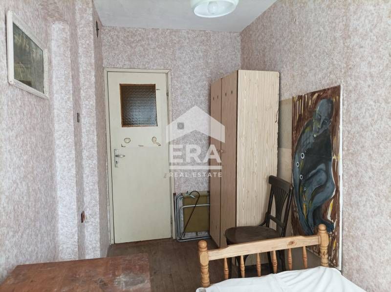 Къща за гости на 4 етажа за продажба, с общо 18 едностайни и двустайни