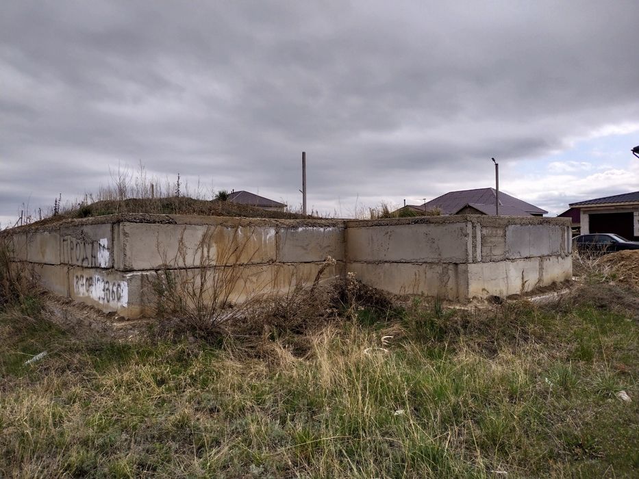 Продам участок с фундаментом