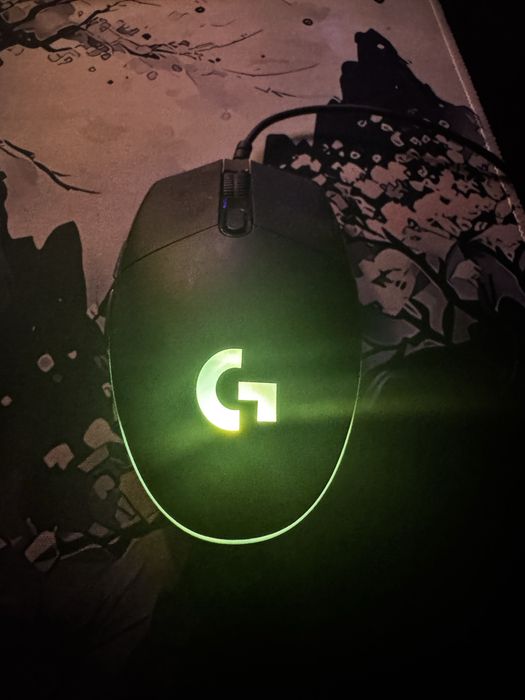 Logitech G102 Lightsync (Gaming Mouse) + коврик