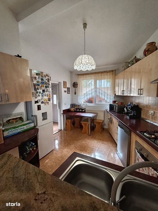 Casa 7 Camere 3 bai zona Fratelia Musicescu 430.000 euro
