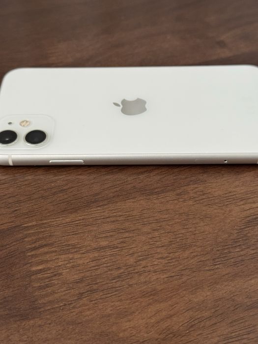 Продам айфон 11