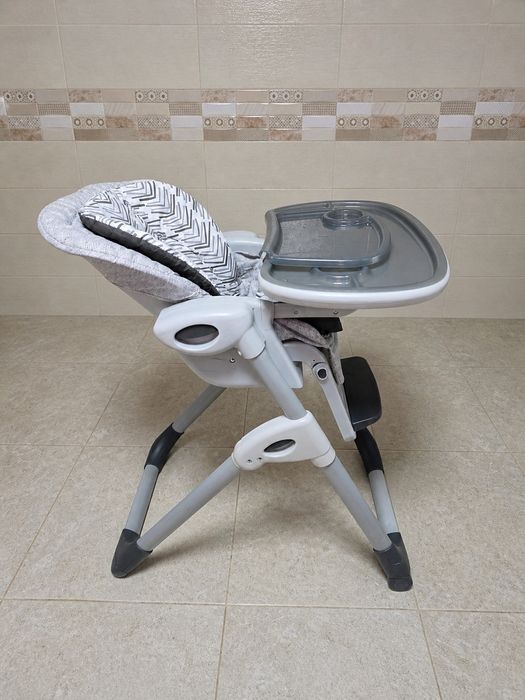Scaun de masa Joie pentru bebe