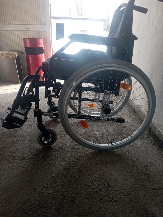 Продам инвалидную коляску новую.