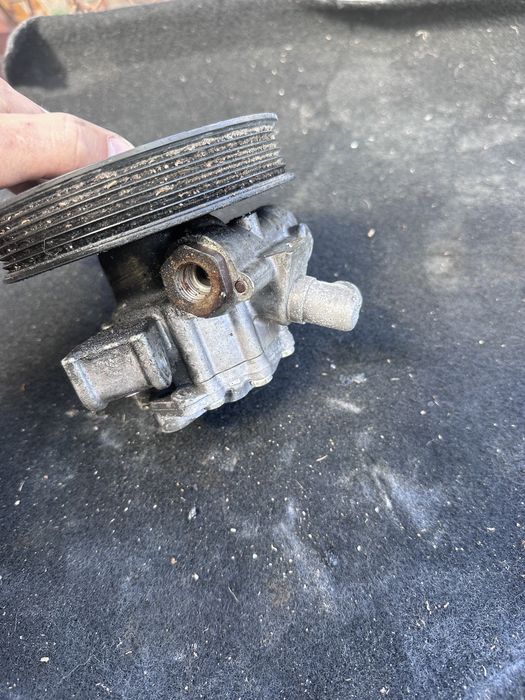 Хидравлична Помпа Mercedes W203 2.7CDI 2004Година