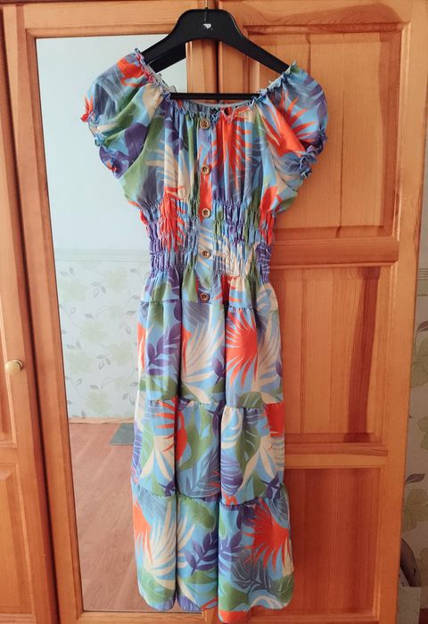 Две дамски рокли